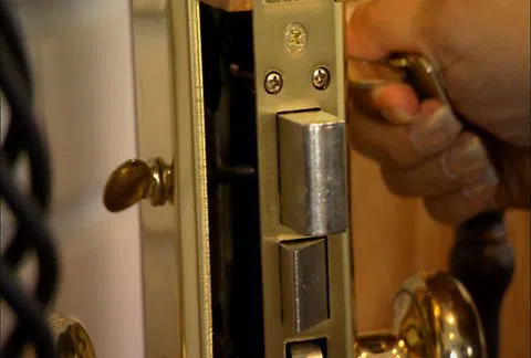 Chicago Star Locksmith  Chicago, IL 312-894-1058 - apartment-lock-change